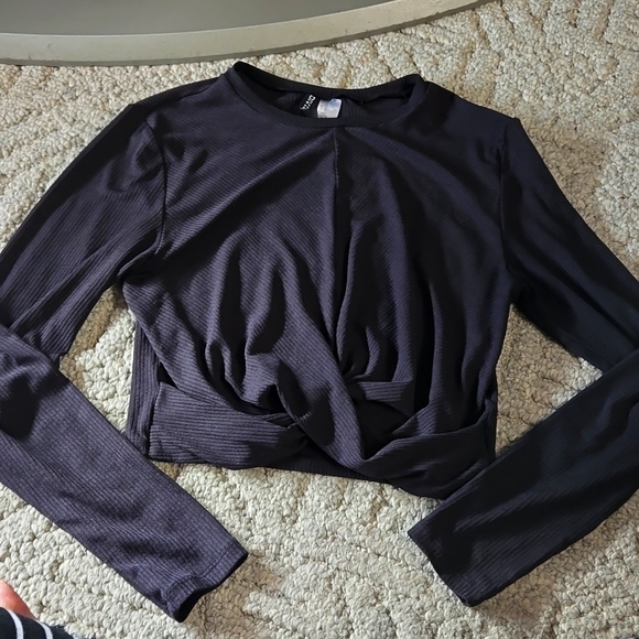 Top - Picture 1 of 2